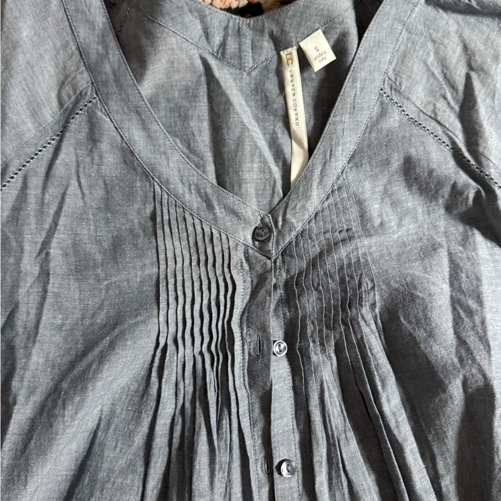 Women's Gray/Blue Button-Up Top - Picture 2 of 5